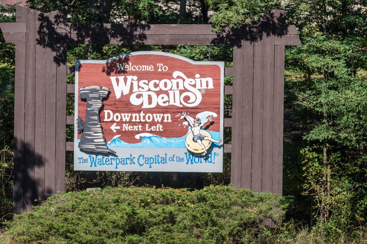 wisconsin-dells-sign